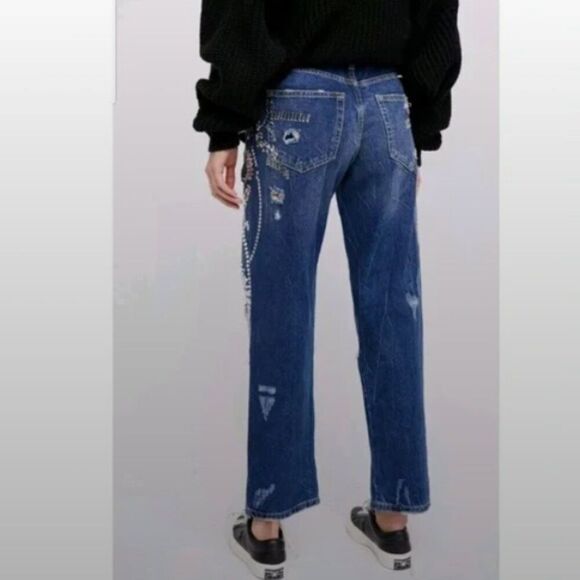 NEW FREE PEOPLE CEM EMBELLISHED BOYFRIEND JEANS 26 NEW NWT - Picture 5 of 5